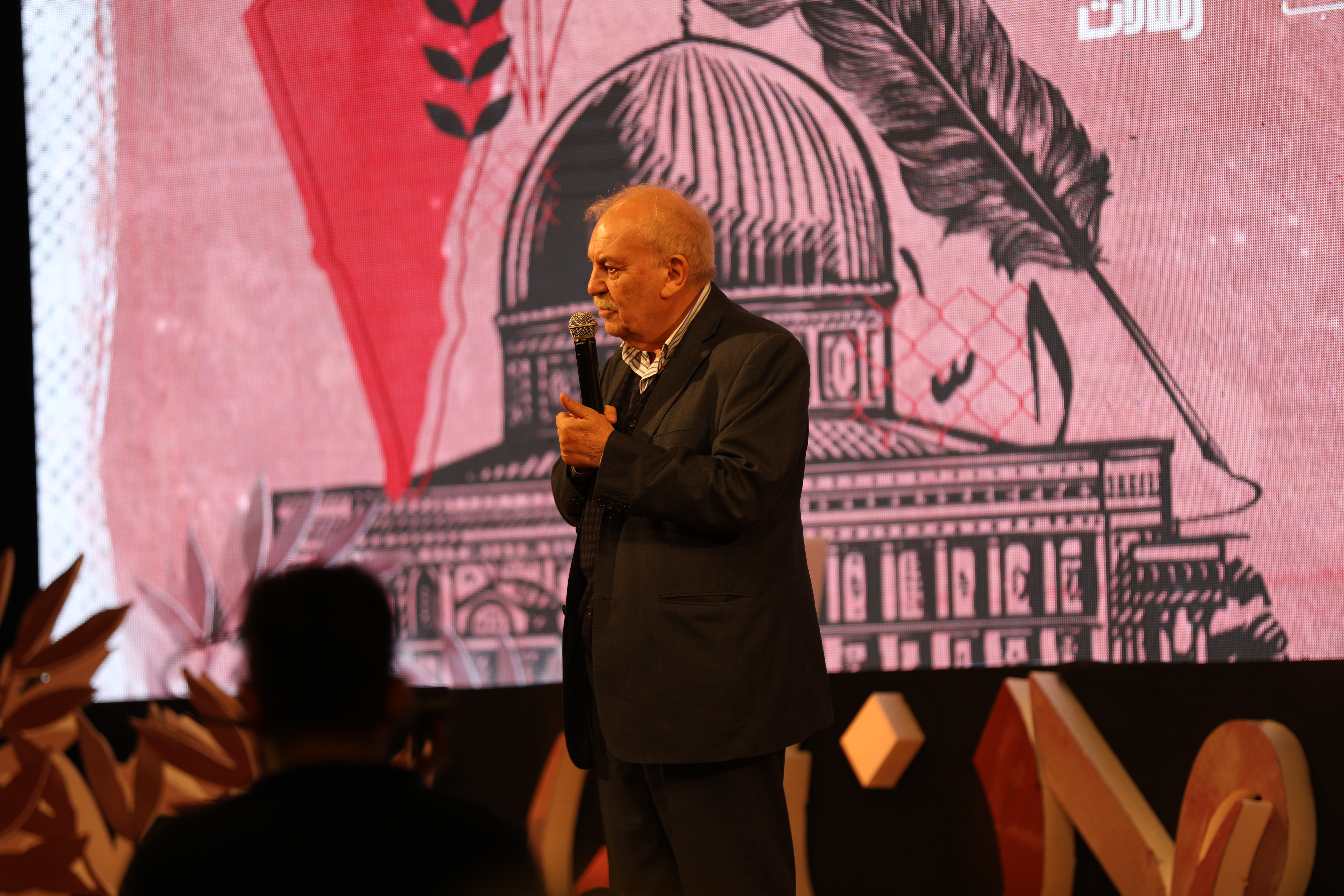مرکب ادبا همانند مرکب علما تأثیر بزرگی بر راه فلسطین می‌گذارد